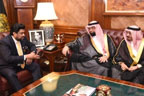 گورنر سندھ سے روضہ رسولؐ  کے کلید بردار شیخ نوری کی ملاقات