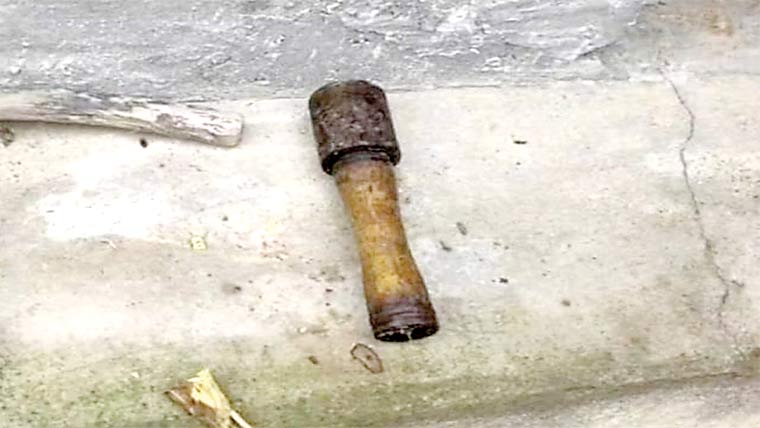 خاتون 20 سال تک دستی بم بطور ہتھوڑا استعمال کرتی رہی