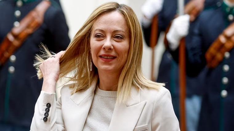 اطالوی وزیراعظم کے پستہ قد کا مذاق  خاتون صحافی کو 5 ہزار یورو جرمانہ