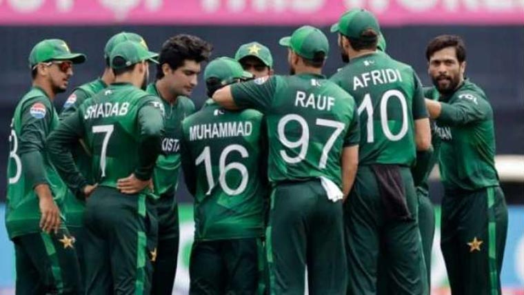 بھارت سے شکست، پاکستانی کھلاڑی کمروں تک محدود