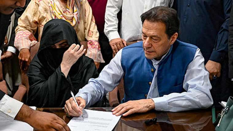 عدت کیس:عمران خان اور انکی اہلیہ کی سزا معطلی کیلئے درخواستیں مسترد 