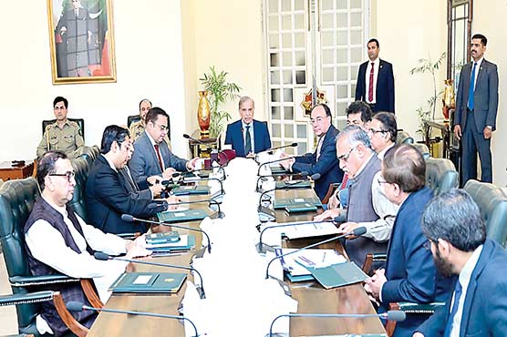 مہنگی گیس، وزیراعظم برہم: تین ماہ میں انفراسٹرکچر، گیس چوری اور ناقص کارکردگی کی رپورٹ پیش کرنیکی ہدایت، ٹیکس نادہندگان  کیخلاف ہنگامی اقدامات کا فیصلہ 