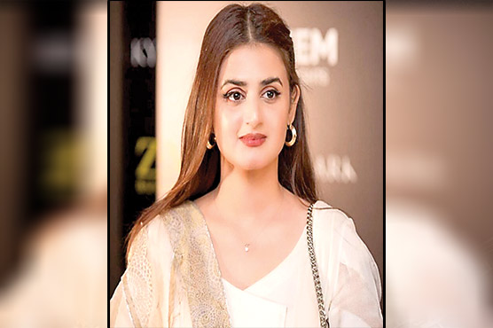 حرامانی کی ٹوٹی ٹانگ کیساتھ  سیٹ پر آمد ،ویڈیو وائرل ہوگئی 