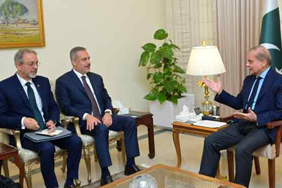 ترک وزیر خارجہ کی شہباز ، ڈار سے ملاقاتیں: پاکستان، ترکیہ کا دو طرفہ تجارت 5 ارب ڈالر تک بڑھانے کا عزم 