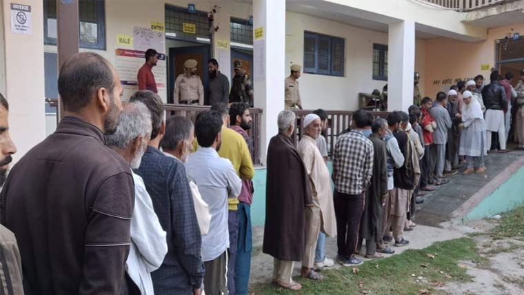 مقبوضہ کشمیر میں مقامی انتخابات، تیسرے  اور آخری مرحلے میں ووٹنگ مکمل 