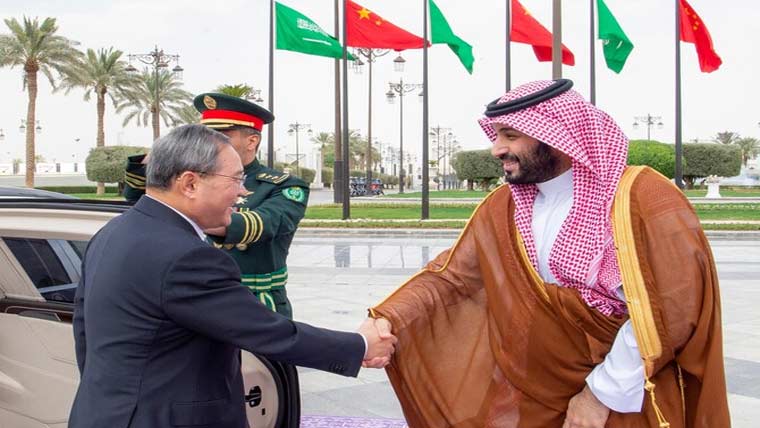 چینی وزیر اعظم ریاض پہنچ گئے  محمد بن سلمان نے استقبال کیا