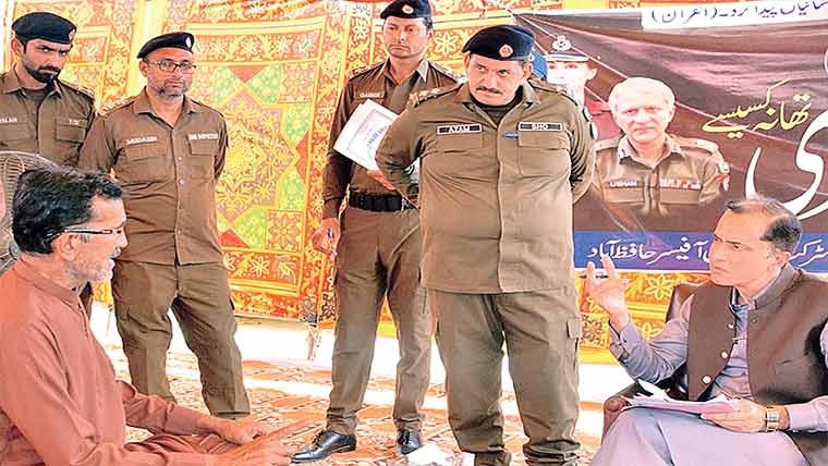 حافظ آباد: ڈی ی او کی تھانہ کسیسے  اور جلالپور بھٹیاں میں کھلی کچہری 