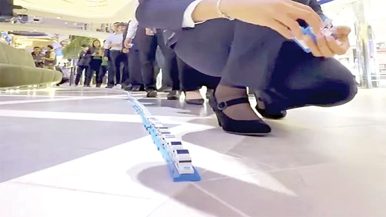 لیگو جہاز کے سب سے زیادہ ٹکڑوں کو ترتیب دینے کا نیا ریکارڈ