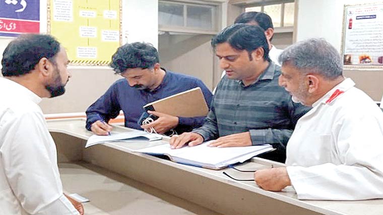 ڈاکٹر محمد ارشد وٹو کا گورنمنٹ ڈاکٹر  فیصل مسعود ٹیچنگ ہسپتال کا دورہ 