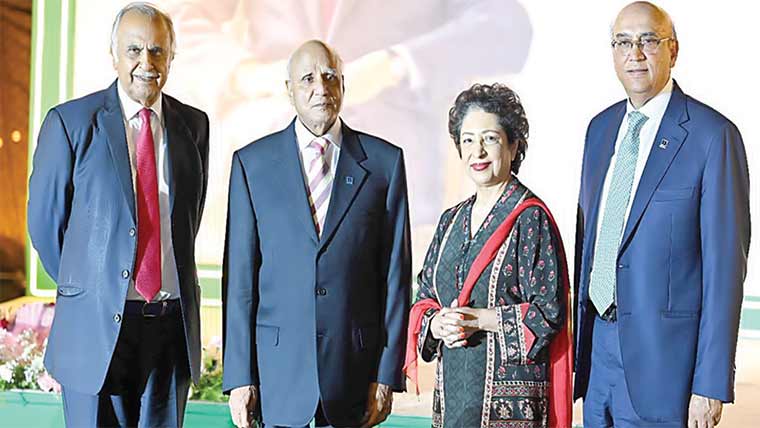 سر انور پرویز کے اعزاز میں عشائیہ، سوانح عمری کی رونمائی 