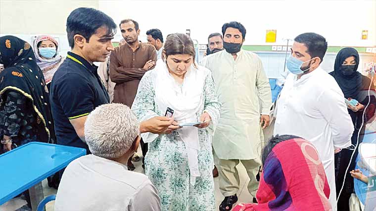  اسسٹنٹ کمشنرکمالیہ کا تحصیل ہیڈ کوارٹر ہسپتال کا اچانک دورہ