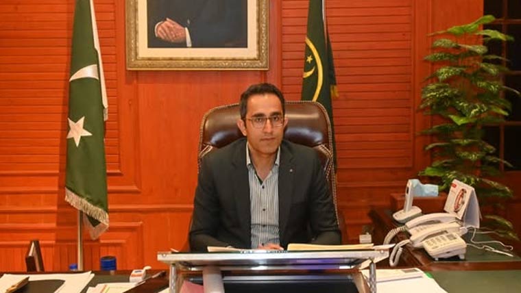  شاہراہوں پر ڈیوائیڈر لائن کے  گرد خصوصی صفائی کی ہدایات 