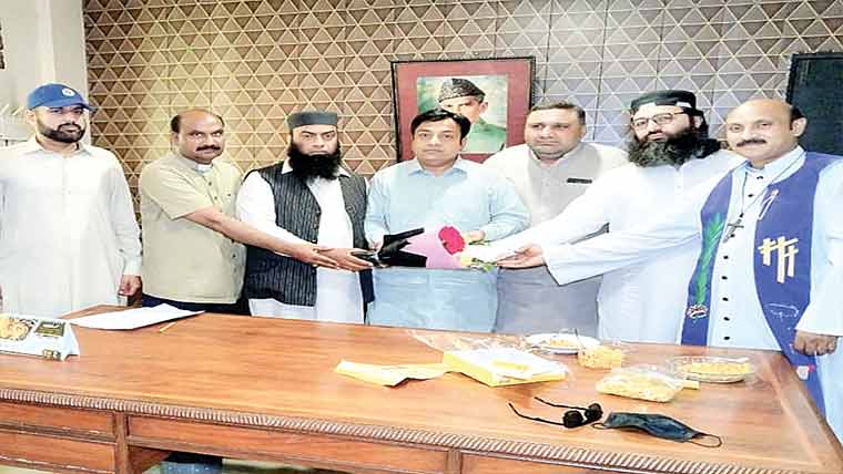 چیئرمین سی بی اے میونسپل کارپور یشن  حاجی رحمت سے ارکان امن کمیٹی کی ملاقات