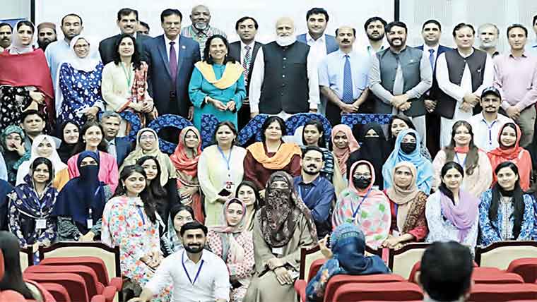 قائداعظم یونیورسٹی میں صحت ، عالمی  استحکام کے موضوع پر کانفرنس اختتام پذیر