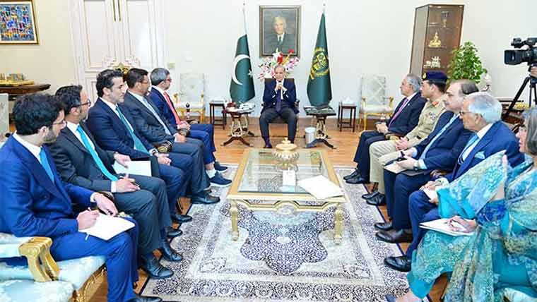 یو اے ای کے وزیر خارجہ شیخ عبداللہ بن زید النہیان کی وزیراعظم شہباز شریف سے ملاقات آرمی چیف جنرل عاصم بھی موجود : پاکستان، امارات میں مفاہمت کی یادداشتوں پر دستخط 