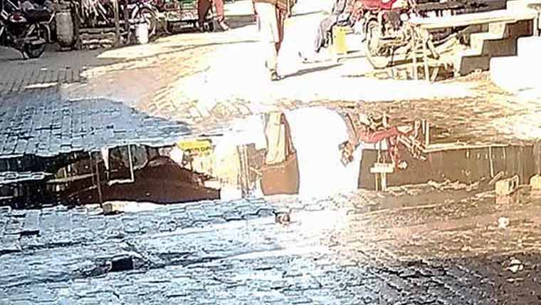 مڈھ رانجھا میں سیوریج نظام ناکارہ ،گلی محلوں میں گندا پانی جمع