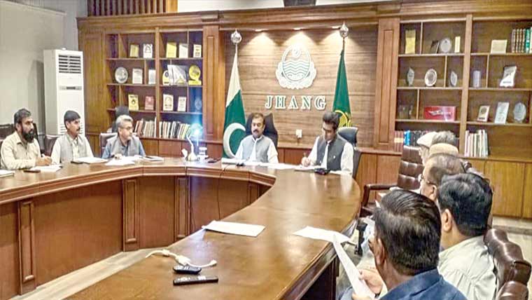  انسداد پولیو مہم :ڈپٹی کمشنر جھنگ کی زیر صدارت ایوننگ میٹنگ