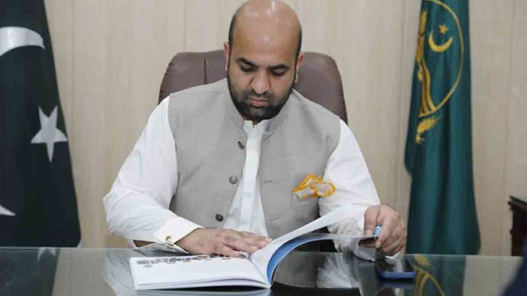 لیپ ٹاپس سکیم کے اجرا کی حتمی تیاریوں بارے جائزہ اجلاس 