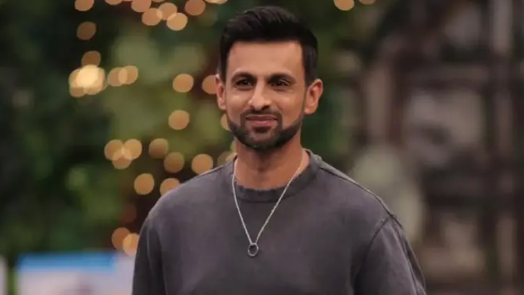 کھیلنے  کا اہل  اسی  لیے  کھیل  رہا  ہوں  ،  شعیب  ملک  تنقید پر  بول  پڑے 