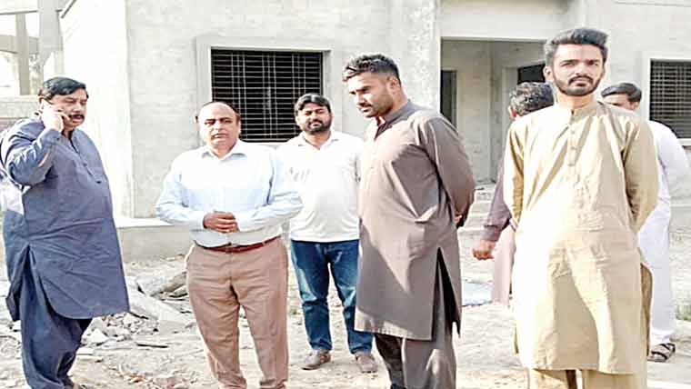 ڈویژنل سپورٹس آفیسر کا دورہ وہاڑی، سٹیڈیم میں صفائی کا جائزہ