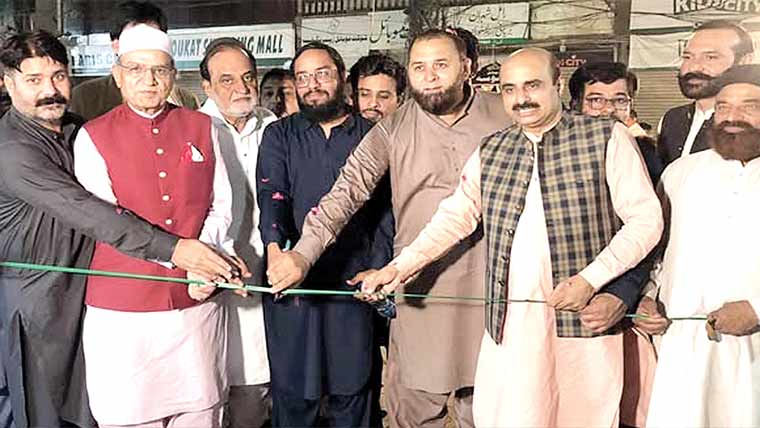 گجرات :مسلم ،کٹڑہ ، موتی بازار میں سیوریج  نالوں،ٹف ٹائل کے کاموں کا افتتاح 