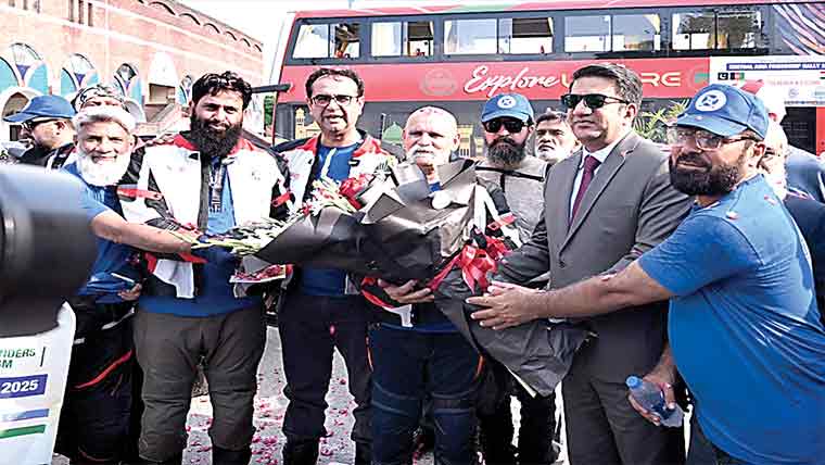 وسطی ایشیا کے سفرپر روانہ ہونیوالوں کے اعزاز میں تقریب