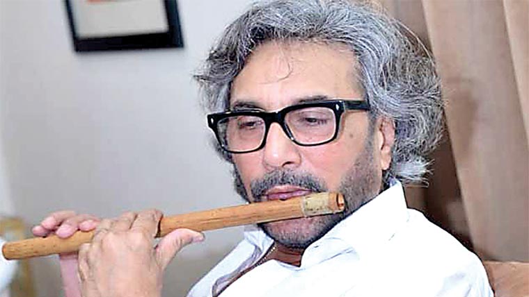 عدنان صدیقی نے بانسری پر مقبول  نغمے سنا کر سب کو حیران کر دیا