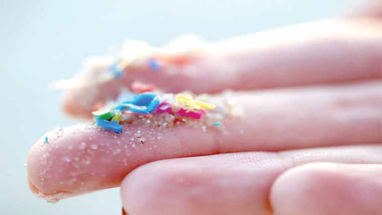 انسانی جسم میں روزانہ 68,000 مائیکروپلاسٹک ذرات داخل