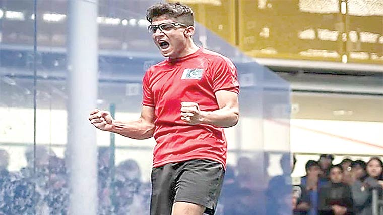 پاکستان کے حمزہ خان ویلنشیا اوپن سکواش کے فائنل میں پہنچ گئے