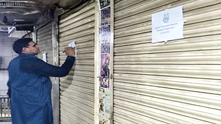 خاکوانی مارکیٹ کی 62 دکانیں واگزار ،تالے لگا دئیے