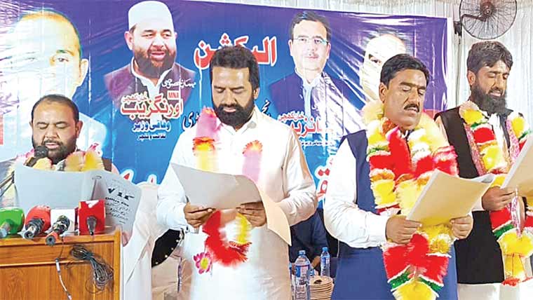 افواج پاکستان نے بھارت کو منہ توڑ جواب دیا:اورنگزیب کھچی