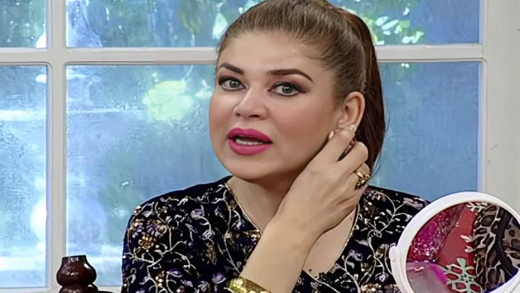 اپنی تصویرکسی لڑکے سے شیئرنہ کریں مشی خان کی لڑکیوں کووارننگ