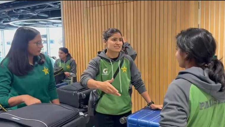 قومی ویمنز کرکٹ ٹیم آئرلینڈ پہنچ گئی