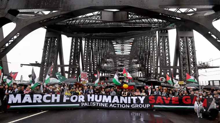 غزہ:جبری قحط،نسل کشی کیخلاف کئی ملکوں میں احتجاج،سڈنی ہاربر پر مظاہرے میں1 لاکھ افراد شریک