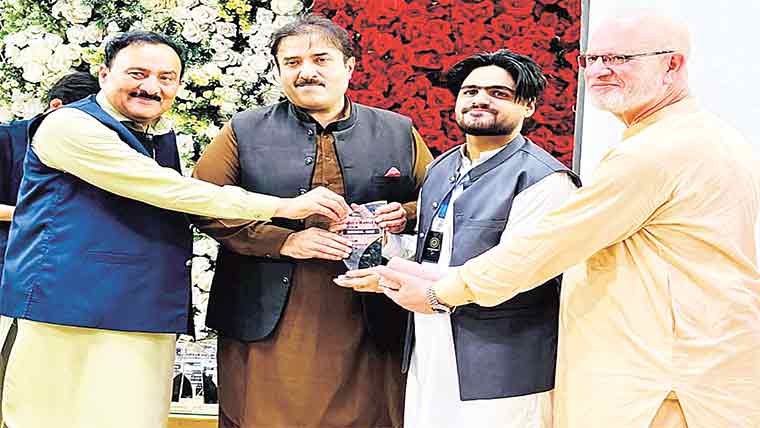 صاحب ثروت لوگوں کو نادار افراد  کی مدد کرنی چاہیے :وزیر بلدیات 