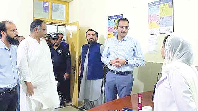 ڈی سی کا سول ہسپتال وزیر آ باد کا دورہ،سہولیات کا جائزہ