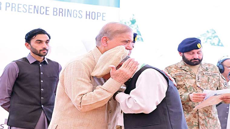 قدرتی آفات سے بچائو کا منصوبہ 7 سال سے منصوبہ کاغذوں میں چل رہا : وزیر اعظم 