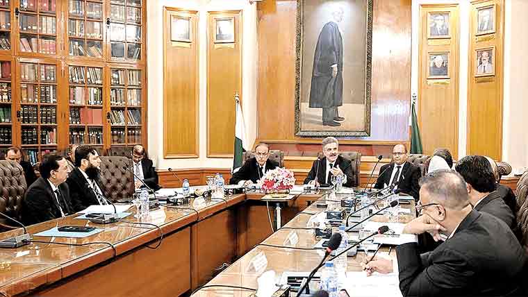 حقائق کی جانچ سپریم کورٹ کا کام نہیں : چیف جسٹس 