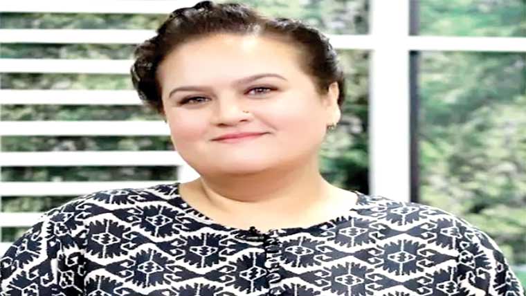 علیحدگی کا اعلان، صارفین کی تنقید پر حنا رضوی برہم 