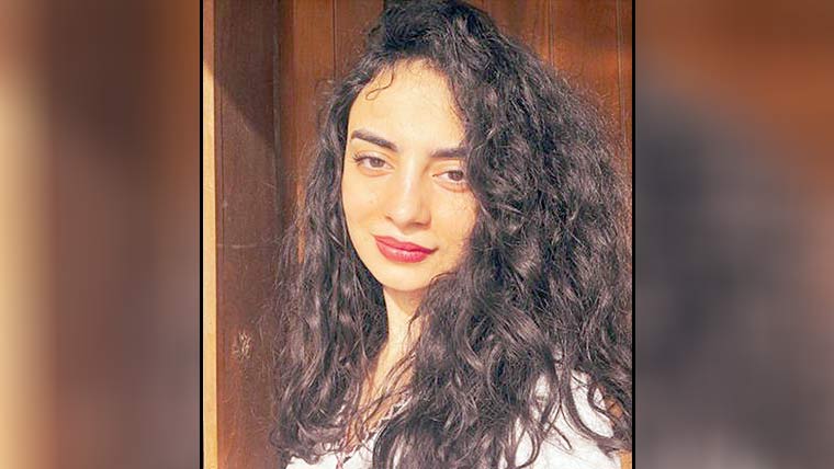 مہر بانو کو ایک بار پھر بولڈ  ڈانس پر تنقید کا سامنا