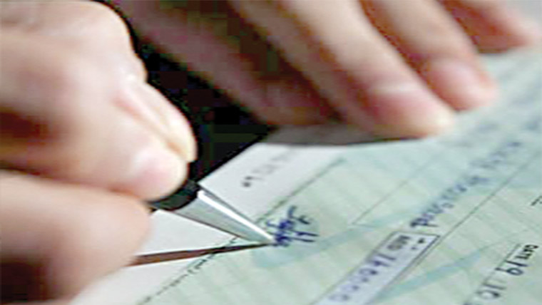 لاکھوں کاجعلی چیک دینے پرمقدمہ