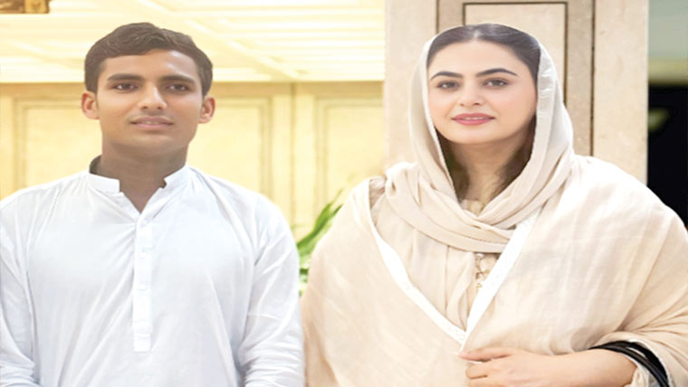  رکنِ قومی اسمبلی شمائلہ رانا سے ن لیگ  سوشل میڈیا ٹیم کے رکن کی ملاقات 