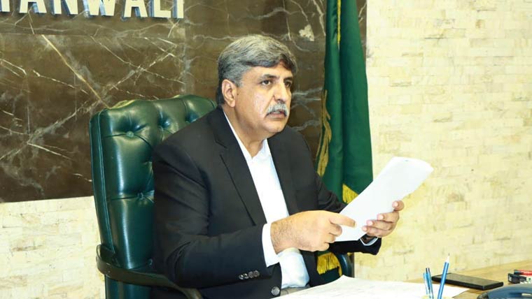 کمشنر کا کشمیریوں پر بھارتی مظالم کیخلاف تصویری نمائش کا افتتاح 