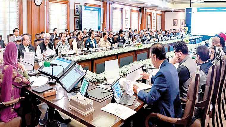 صنعتی ورکرزکیلئے1220فلیٹس ،مرحوم ملازمین کی بیواؤں کو تا حیات پنشن :پنجاب کا بینہ