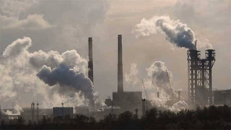 سیاہ دھواں چھوڑتے بھٹے،فضا آلودہ،سموگ کا خطرہ