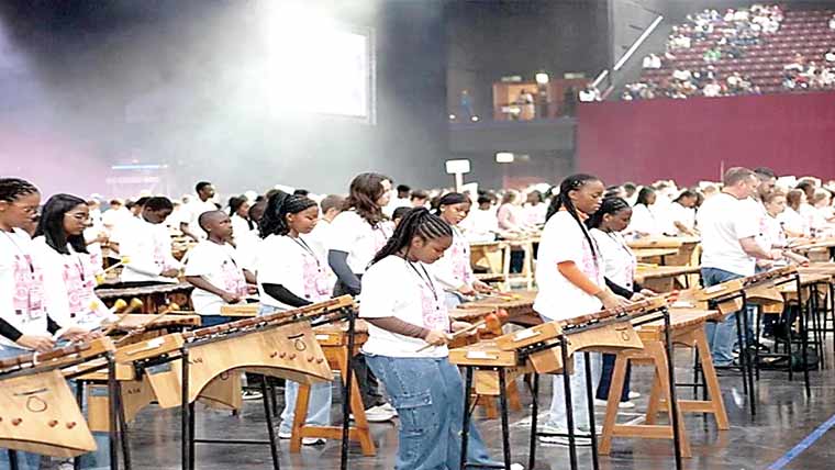  سب سے زیادہ تعداد میں جمع ہوکر ماریمبا بجانے کا ریکارڈ 