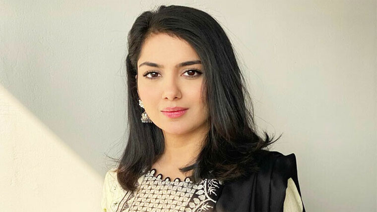 سوشل میڈیا پر اپنے بارے  پڑھنا مشکل ہوتا ہے :طوبیٰ انور