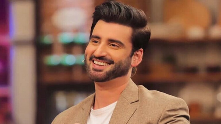 شوہر کا فرض ہے بیوی کو اچھا  معیار زندگی فراہم کرے :آغا علی