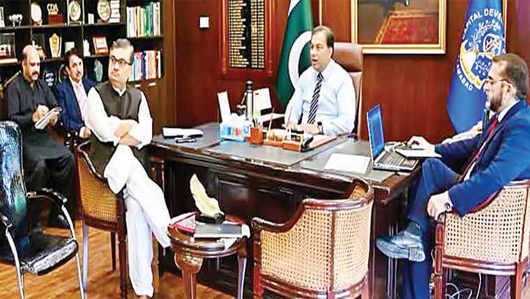 تمام سیکٹرز میں تجاوزات، غیرقانونی تعمیرات کیخلاف مہم تیز کی جائے : چیئرمین سی ڈی اے 