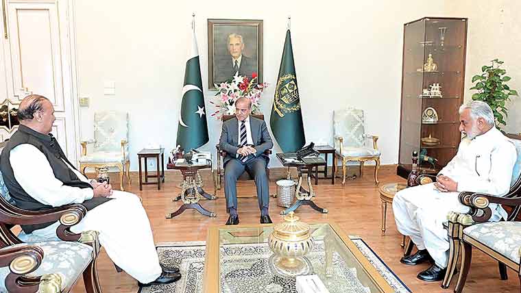 برآمدات میں اضافے پر معاشی ٹیم کی تعریف:بڑھتی ہوئی آباد ی پر قابوپانے کیلئے قومی پالیسی کی ضرورت،عوام کیلئے آگاہی مہم چلائی جائے:وزیراعظم